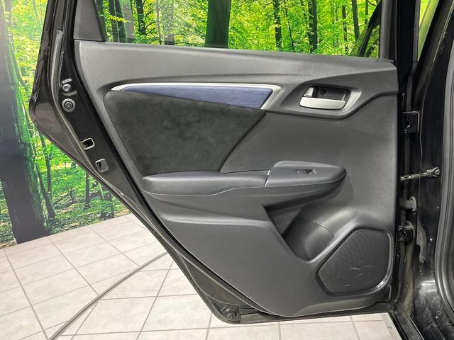 シャトル ハイブリッドＸ　禁煙車　衝突軽減　純正８型ナビ　バックカメラ　クルコン　ＥＴＣ　ＬＥＤヘッドライト　ステアリングスイッチ　シートリフター　スマートキー　Ｂｌｕｅｔｏｏｔｈ　電動格納ミラー　プライバシーガラス（60枚目）