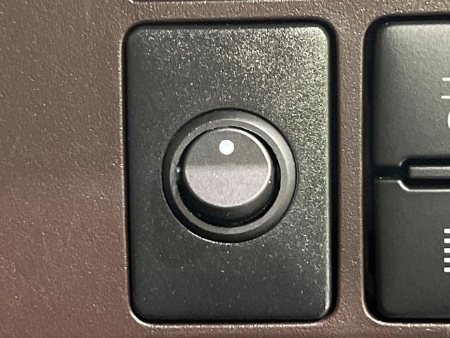 ルーミー Ｇ　コージーエディション　４ＷＤ　禁煙車　衝突軽減　純正ナビ　バックカメラ　両側パワスラ　シートヒーター　クルコン　ＬＥＤヘッド　ＥＴＣ　コーナーセンサー　オートマチックハイビーム　１４インチモデリスタホイール　ス（27枚目）