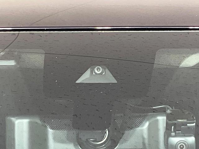 キックス オーテック 4WD 禁煙車 全周囲カメラ 純正9型ナビ プロパイロット デジタルルームミラー 衝突軽減 シートヒーター ステアリングヒーター ドラレコ Bluetooth ETC ハーフレザーシート(7枚目)