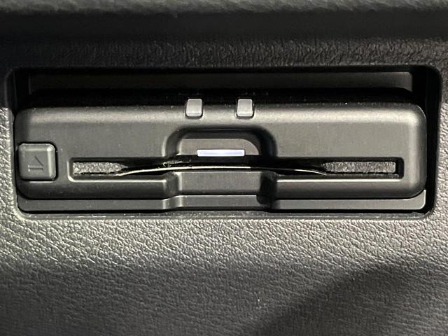 キックス オーテック 4WD 禁煙車 全周囲カメラ 純正9型ナビ プロパイロット デジタルルームミラー 衝突軽減 シートヒーター ステアリングヒーター ドラレコ Bluetooth ETC ハーフレザーシート(8枚目)