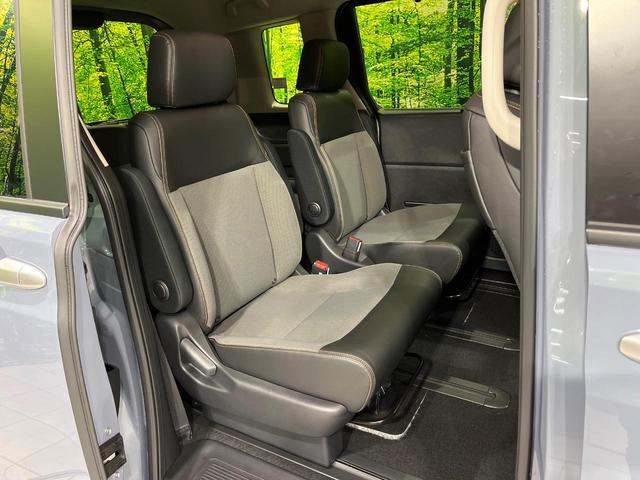 フリード ｅ：ＨＥＶクロスター　登録済未使用車　４ＷＤ　両側電動ドア　衝突軽減　アダプティブクルーズ　ブラインドスポットモニター　前席シートヒーター　クリアランスソナー　ＬＥＤヘッドライト　ＬＥＤフォグ　オートライト　オートエアコン（10枚目）