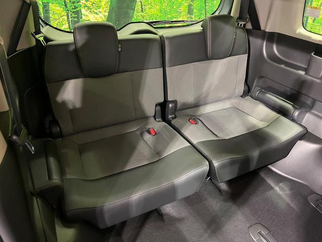 フリード ｅ：ＨＥＶクロスター　登録済未使用車　４ＷＤ　両側電動ドア　衝突軽減　アダプティブクルーズ　ブラインドスポットモニター　前席シートヒーター　クリアランスソナー　ＬＥＤヘッドライト　ＬＥＤフォグ　オートライト　オートエアコン（11枚目）