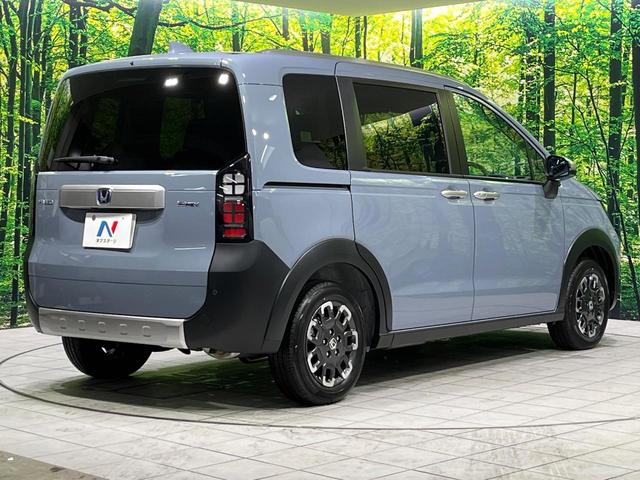 フリード ｅ：ＨＥＶクロスター　登録済未使用車　４ＷＤ　両側電動ドア　衝突軽減　アダプティブクルーズ　ブラインドスポットモニター　前席シートヒーター　クリアランスソナー　ＬＥＤヘッドライト　ＬＥＤフォグ　オートライト　オートエアコン（19枚目）