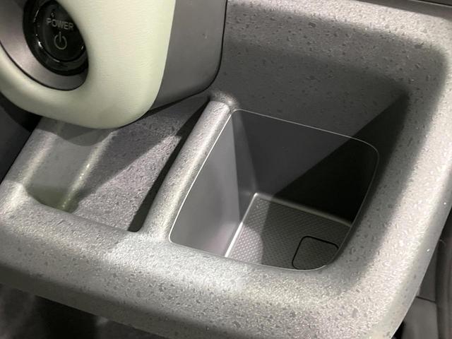 フリード ｅ：ＨＥＶクロスター　登録済未使用車　４ＷＤ　両側電動ドア　衝突軽減　アダプティブクルーズ　ブラインドスポットモニター　前席シートヒーター　クリアランスソナー　ＬＥＤヘッドライト　ＬＥＤフォグ　オートライト　オートエアコン（31枚目）