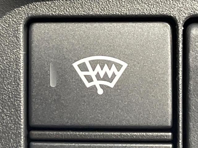 フリード ｅ：ＨＥＶクロスター　登録済未使用車　４ＷＤ　両側電動ドア　衝突軽減　アダプティブクルーズ　ブラインドスポットモニター　前席シートヒーター　クリアランスソナー　ＬＥＤヘッドライト　ＬＥＤフォグ　オートライト　オートエアコン（32枚目）