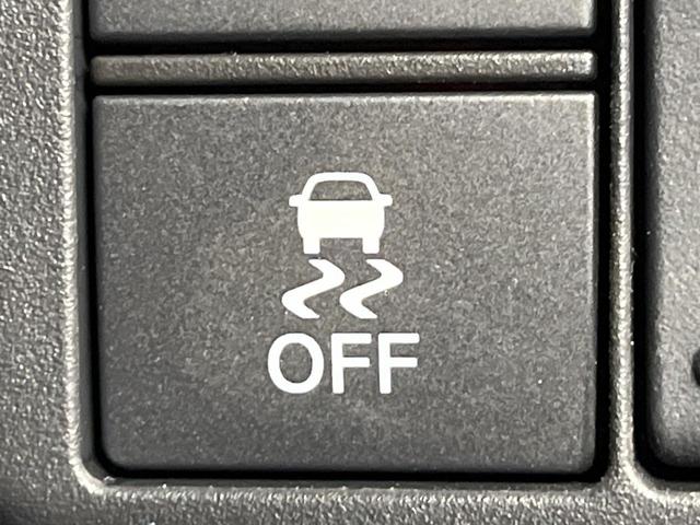 フリード ｅ：ＨＥＶクロスター　登録済未使用車　４ＷＤ　両側電動ドア　衝突軽減　アダプティブクルーズ　ブラインドスポットモニター　前席シートヒーター　クリアランスソナー　ＬＥＤヘッドライト　ＬＥＤフォグ　オートライト　オートエアコン（33枚目）