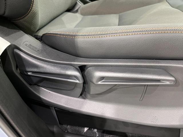 フリード ｅ：ＨＥＶクロスター　登録済未使用車　４ＷＤ　両側電動ドア　衝突軽減　アダプティブクルーズ　ブラインドスポットモニター　前席シートヒーター　クリアランスソナー　ＬＥＤヘッドライト　ＬＥＤフォグ　オートライト　オートエアコン（35枚目）