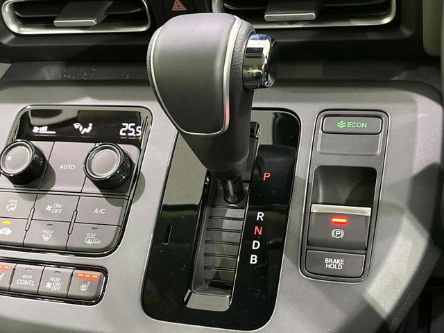 フリード ｅ：ＨＥＶクロスター　登録済未使用車　４ＷＤ　両側電動ドア　衝突軽減　アダプティブクルーズ　ブラインドスポットモニター　前席シートヒーター　クリアランスソナー　ＬＥＤヘッドライト　ＬＥＤフォグ　オートライト　オートエアコン（43枚目）