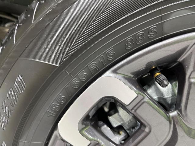 フリード ｅ：ＨＥＶクロスター　登録済未使用車　４ＷＤ　両側電動ドア　衝突軽減　アダプティブクルーズ　ブラインドスポットモニター　前席シートヒーター　クリアランスソナー　ＬＥＤヘッドライト　ＬＥＤフォグ　オートライト　オートエアコン（50枚目）