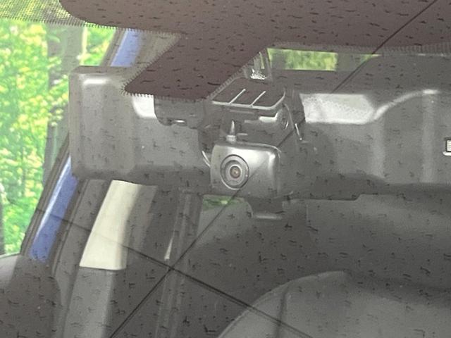 エクストレイル オーテック e-4ORCE 禁煙車 衝突軽減 プロパイロット 純正12.3型ナビ 全周囲カメラ ETC2.0 ドラレコ パワーバックドア 黒革シート 前席パワーシート 全席シートヒーター ルーフレール 純正20インチアルミ(27枚目)