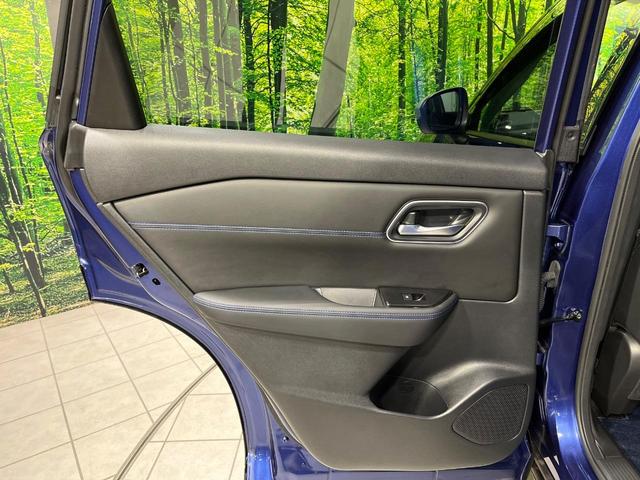 エクストレイル オーテック e-4ORCE 禁煙車 衝突軽減 プロパイロット 純正12.3型ナビ 全周囲カメラ ETC2.0 ドラレコ パワーバックドア 黒革シート 前席パワーシート 全席シートヒーター ルーフレール 純正20インチアルミ(43枚目)