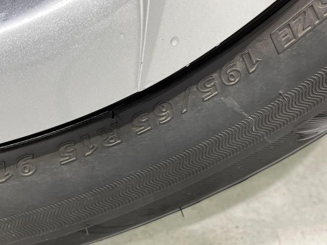 プリウス S 禁煙車 純正ナビ バックカメラ 寒冷地仕様 HIDヘッドライト フォグライト ETC ドラレコ スマートキー シートリフター Bluetooth オートライト 純正15インチアルミ(35枚目)