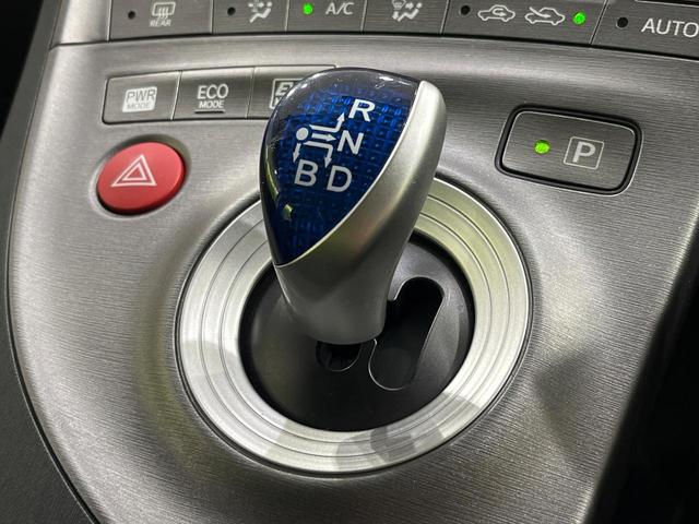 プリウス S 禁煙車 純正ナビ バックカメラ 寒冷地仕様 HIDヘッドライト フォグライト ETC ドラレコ スマートキー シートリフター Bluetooth オートライト 純正15インチアルミ(49枚目)