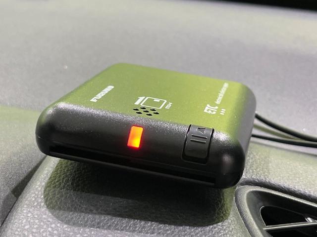 ヤリス X 4WD 禁煙車 衝突軽減 寒冷地仕様 ナビ バックカメラ ETC Bluetooth レーダークルーズ クリアランスソナー オートハイビーム オートライト アイドリングストップ スマートキー(7枚目)