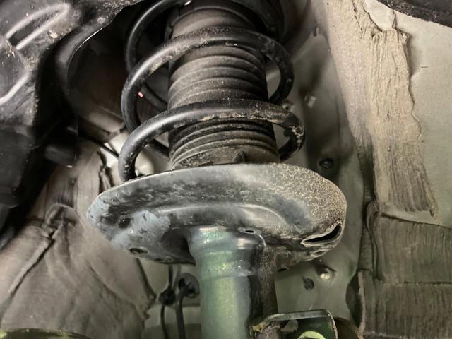 ヤリス X 4WD 禁煙車 衝突軽減 寒冷地仕様 ナビ バックカメラ ETC Bluetooth レーダークルーズ クリアランスソナー オートハイビーム オートライト アイドリングストップ スマートキー(21枚目)