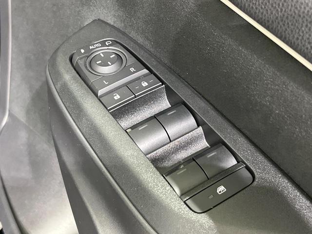 ヤリス X 4WD 禁煙車 衝突軽減 寒冷地仕様 ナビ バックカメラ ETC Bluetooth レーダークルーズ クリアランスソナー オートハイビーム オートライト アイドリングストップ スマートキー(39枚目)