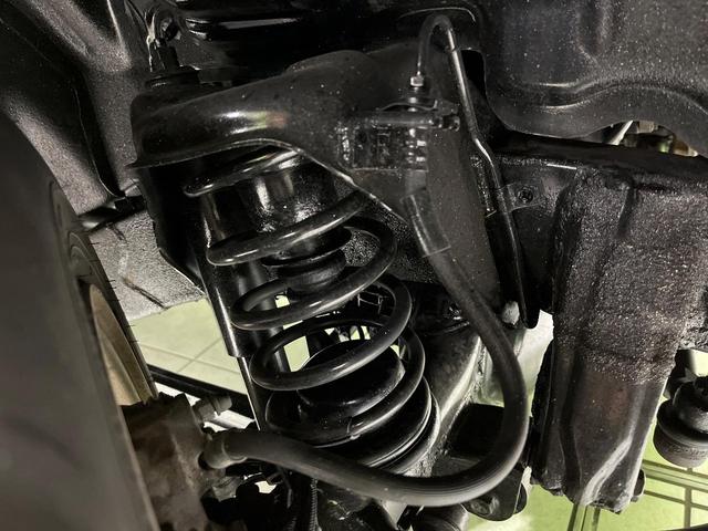 ジムニー ＸＣ　４ＷＤ　禁煙車　キーレス　ルーフレール　ＣＤオーディオ　ＡＢＳ　エアコン　電動格納ミラー　純正１６インチアルミホイール　衝突安全ボディ　盗難防止システム　パワーウィンドウ　プライバシーガラス（20枚目）