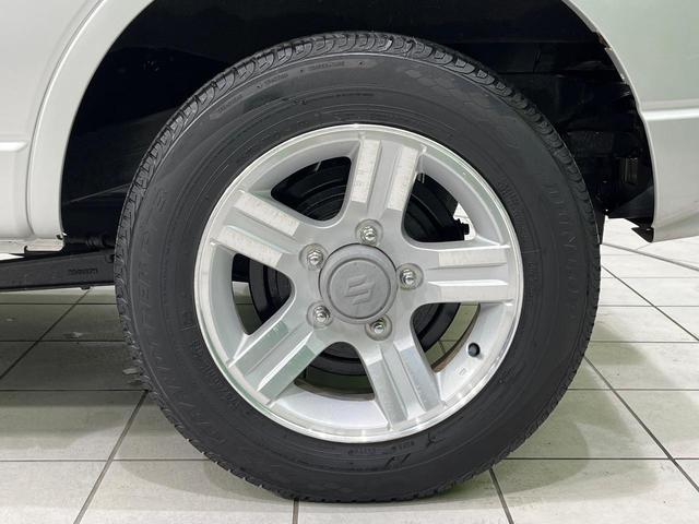 ジムニー ＸＣ　４ＷＤ　禁煙車　キーレス　ルーフレール　ＣＤオーディオ　ＡＢＳ　エアコン　電動格納ミラー　純正１６インチアルミホイール　衝突安全ボディ　盗難防止システム　パワーウィンドウ　プライバシーガラス（29枚目）