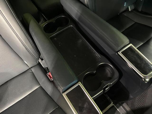 ヴェルファイア ２．５Ｚ　Ｇエディション　４ＷＤ　禁煙車　後席モニター　純正１０型ナビ　バックカメラ　ＡＣ１００Ｖ　両側電動ドア　ＥＴＣ　パワーシート　コーナーセンサー　レーダークルーズ　ドラレコ　デジタルルームミラー　ステアリングヒーター（37枚目）