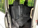 後部座席も気になるようなキズ・汚れやへたり等、大きなダメージはなく、良好な状態です。