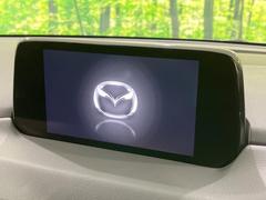 【純正ナビ】人気の純正ナビを装備。オーディオ機能も充実しており、Ｂｌｕｅｔｏｏｔｈ接続すればお持ちのスマホやＭＰ３プレイヤーの音楽を再生可能！毎日の運転がさらに楽しくなります！！ 4