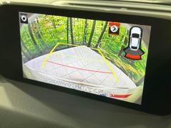 【バックカメラ】駐車時に後方がリアルタイム映像で確認できます。大型商業施設や立体駐車場での駐車時や、夜間のバック時に大活躍！運転スキルに関わらず、今や必須となった装備のひとつです！ 5