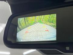 【バックカメラ】駐車時に後方がリアルタイム映像で確認できます。大型商業施設や立体駐車場での駐車時や、夜間のバック時に大活躍！運転スキルに関わらず、今や必須となった装備のひとつです！ 5