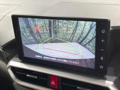 【バックカメラ】駐車時に後方がリアルタイム映像で確認できます。大型商業施設や立体駐車場での駐車時や、夜間のバック時に大活躍！運転スキルに関わらず、今や必須となった装備のひとつです！ 5