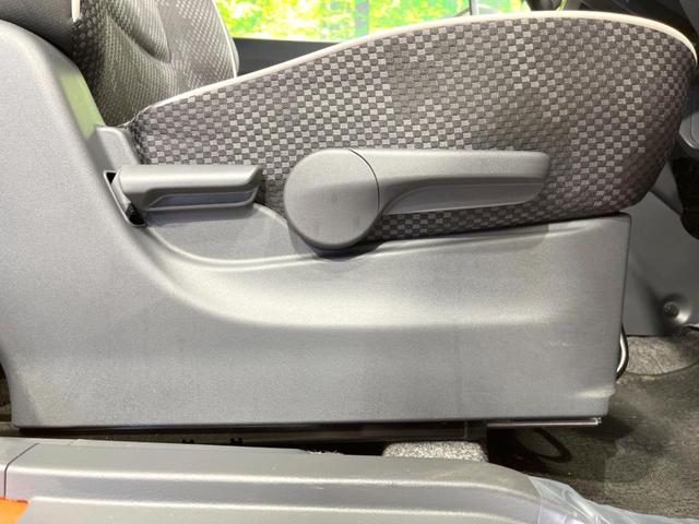 G 4WD 禁煙車 レーダーブレーキサポート 7型ナビ Bluetooth再生 レーンキープアシスト 踏み間違い防止 車線逸脱警報 オートエアコン ステアリングスイッチ ダウンヒルアシスト DVD再生(29枚目)