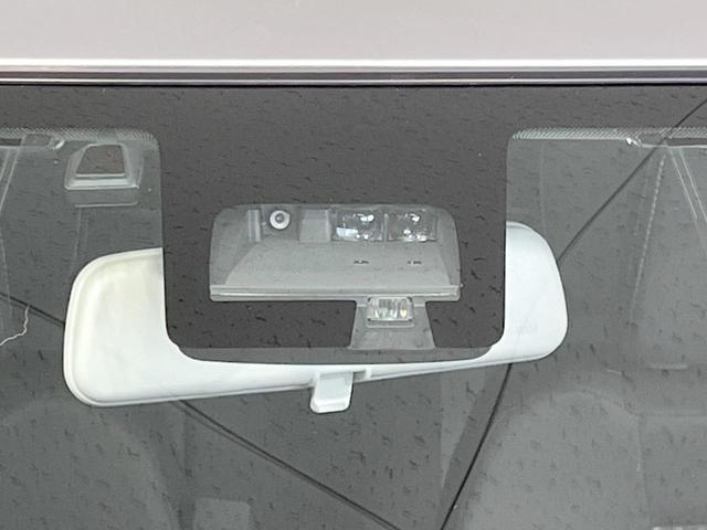 スイフト ハイブリッドＲＳ　ＳＤナビ　セーフティパッケージ　レーダークルーズ　禁煙車　シートヒーター　ＬＥＤヘッド　ビルトインＥＴＣ　車線逸脱警報　オートライト　オートエアコン　Ｂｌｕｅｔｏｏｔｈ　ＣＤ　ＤＶＤ再生　フルセグ（4枚目）
