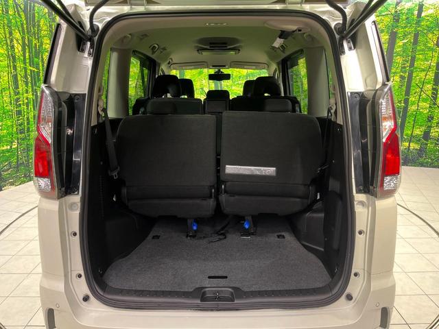 セレナ ハイウェイスター　４ＷＤ　電動スライドドア　純正ＳＤナビ　後席モニター　全周囲カメラ　エマージェンシーブレーキ　プロパイロット　禁煙車　コーナーセンサー　スマートキー　ＬＥＤヘッド　ビルトインＥＴＣ　車線逸脱警報（54枚目）