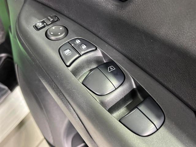 セレナ ハイウェイスター　４ＷＤ　電動スライドドア　純正ＳＤナビ　後席モニター　全周囲カメラ　エマージェンシーブレーキ　プロパイロット　禁煙車　コーナーセンサー　スマートキー　ＬＥＤヘッド　ビルトインＥＴＣ　車線逸脱警報（60枚目）