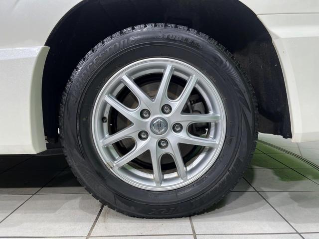 セレナ ハイウェイスター　４ＷＤ　電動スライドドア　純正ＳＤナビ　後席モニター　全周囲カメラ　エマージェンシーブレーキ　プロパイロット　禁煙車　コーナーセンサー　スマートキー　ＬＥＤヘッド　ビルトインＥＴＣ　車線逸脱警報（70枚目）