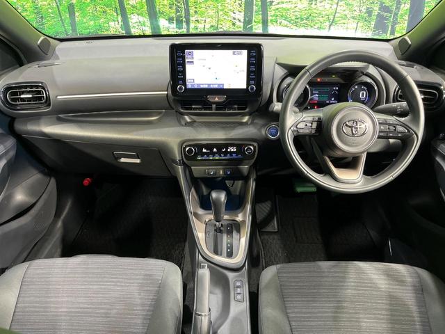 ヤリス ハイブリッドＺ　４ＷＤ　純正８型ディスプレイオーディオ　全周囲カメラ　寒冷地仕様　セーフティセンス　レーダークルーズ　禁煙車　シートヒーター　ドラレコ　コーナーセンサー　スマートキー　ＬＥＤヘッド　ＥＴＣ２．０（2枚目）