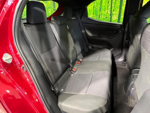 ヤリス ハイブリッドＺ　４ＷＤ　純正８型ディスプレイオーディオ　全周囲カメラ　寒冷地仕様　セーフティセンス　レーダークルーズ　禁煙車　シートヒーター　ドラレコ　コーナーセンサー　スマートキー　ＬＥＤヘッド　ＥＴＣ２．０（9枚目）