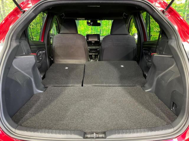 ヤリス ハイブリッドＺ　４ＷＤ　純正８型ディスプレイオーディオ　全周囲カメラ　寒冷地仕様　セーフティセンス　レーダークルーズ　禁煙車　シートヒーター　ドラレコ　コーナーセンサー　スマートキー　ＬＥＤヘッド　ＥＴＣ２．０（10枚目）