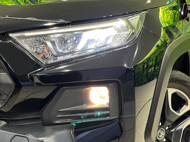 ＲＡＶ４ アドベンチャー　４ＷＤ　パノラマルーフ　純正９型ＳＤナビ　バックカメラ　寒冷地仕様　セーフティセンス　レーダークルーズ　禁煙車　合皮シート　前席シートエアコン　パワーシート　スマートキー　ＬＥＤヘッド　ＥＴＣ（12枚目）