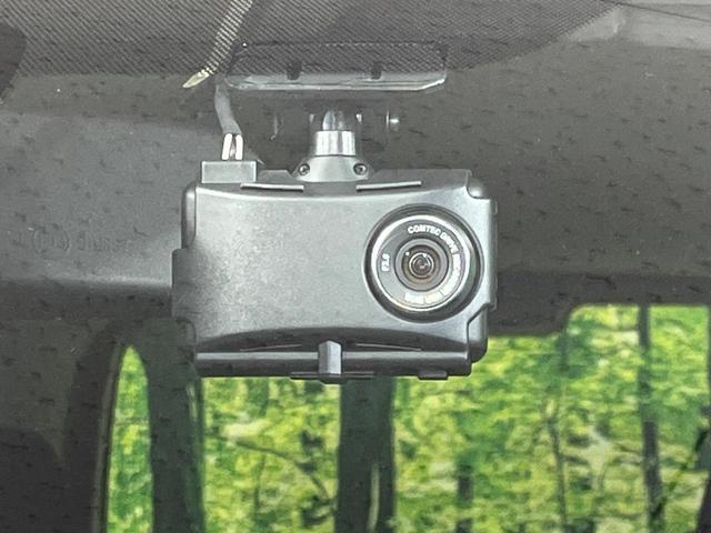 セレナ ＸＶ　４ＷＤ　両側電動スライドドア　ＳＤナビ　バックカメラ　インテリジェントエマージェンシーブレーキ　禁煙車　ドラレコ　コーナーセンサー　スマートキー　ＥＴＣ　クルーズコントロール　車線逸脱警報（7枚目）