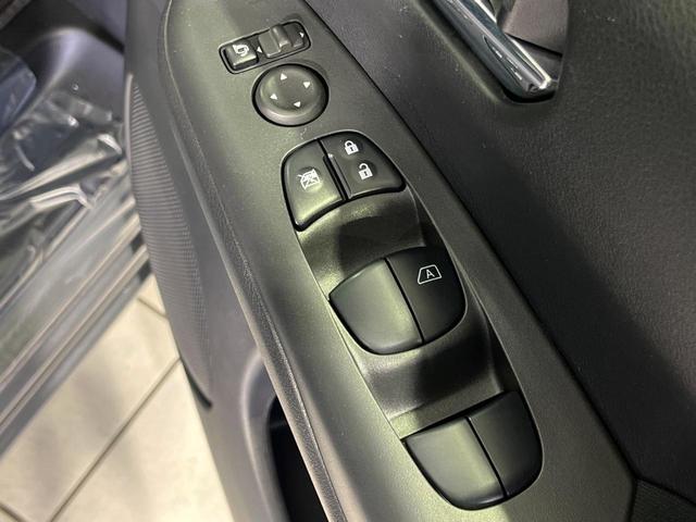 セレナ ＸＶ　４ＷＤ　両側電動スライドドア　ＳＤナビ　バックカメラ　インテリジェントエマージェンシーブレーキ　禁煙車　ドラレコ　コーナーセンサー　スマートキー　ＥＴＣ　クルーズコントロール　車線逸脱警報（49枚目）