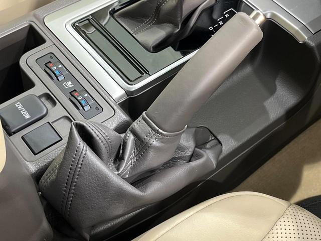 ランドクルーザープラド TX Lパッケージ マットブラックエディション 4WD 7人乗り ムーンルーフ 9型メモリーナビ バックカメラ 寒冷地仕様 セーフティセンス レーダークルーズ 禁煙車 シートベンチレーション パワーシート ドラレコ コーナーセンサー ETC2.0(30枚目)