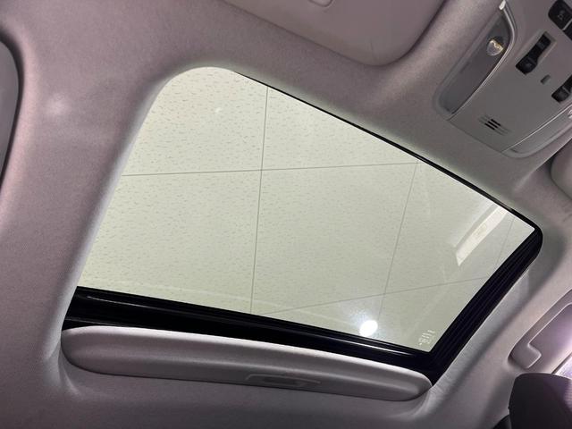 プリウス A 4WD 前期 サンルーフ 9型SDナビ バックカメラ セーフティセンスP レーダークルーズ 禁煙車 ドラレコ コーナーセンサー スマートキー LEDヘッド ETC2.0 オートハイビーム オートライト(3枚目)