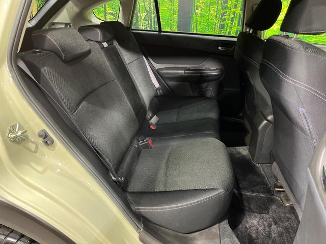 ＸＶ ２．０ｉ－Ｌ　アイサイト　４ＷＤ　ＳＤナビ　バックカメラ　アイサイトＶｅｒ２　レーダークルーズ　禁煙車　スマートキー　ＨＩＤヘッド　ＥＴＣ　車線逸脱警報　誤発進抑制機能　オートライト　デュアルオートエアコン　純正１７インチＡＷ（9枚目）