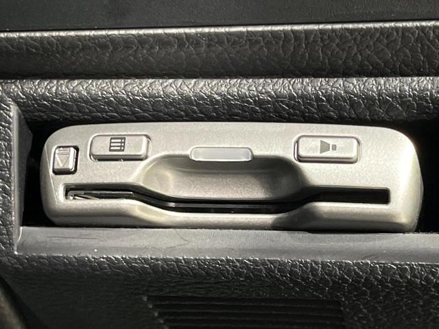 ＸＶ ２．０ｉ－Ｌ　アイサイト　４ＷＤ　ＳＤナビ　バックカメラ　アイサイトＶｅｒ２　レーダークルーズ　禁煙車　スマートキー　ＨＩＤヘッド　ＥＴＣ　車線逸脱警報　誤発進抑制機能　オートライト　デュアルオートエアコン　純正１７インチＡＷ（25枚目）