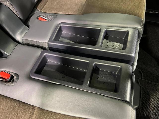 シエンタ Ｇ　クエロ　４ＷＤ　両側電動スライドドア　純正９型ＳＤナビ　全周囲カメラ　トヨタセーフティセンス　禁煙車　ハーフレザーシート　ドラレコ　コーナーセンサー　スマートキー　ＬＥＤヘッド　ＥＴＣ　オートハイビーム（57枚目）