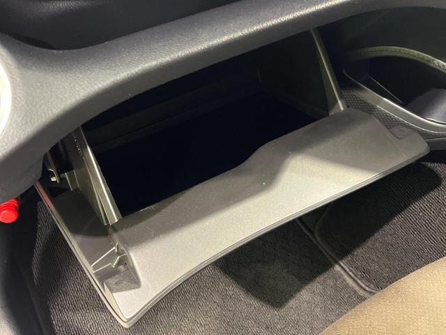 シエンタ Ｇ　クエロ　４ＷＤ　両側電動スライドドア　純正９型ＳＤナビ　全周囲カメラ　トヨタセーフティセンス　禁煙車　ハーフレザーシート　ドラレコ　コーナーセンサー　スマートキー　ＬＥＤヘッド　ＥＴＣ　オートハイビーム（58枚目）