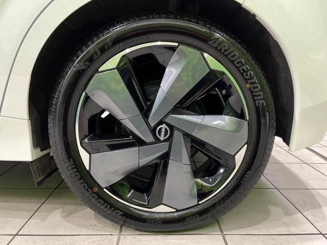 オーラ G FOUR レザーエディション 4WD 9型コネクトナビ 全周囲カメラ BOSEサウンドシステム インテリジェントエマージェンシーブレーキ プロパイロット 禁煙車 黒革シート シートヒーター コーナーセンサー スマートキー ETC(57枚目)