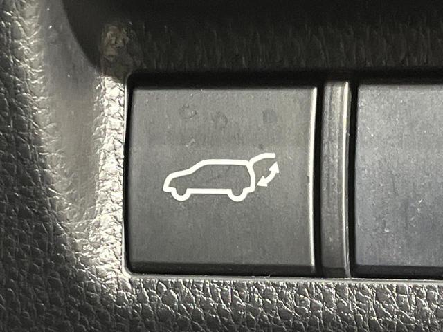 RAV4 G 4WD 純正SDナビ バックカメラ トヨタセーフティセンス レーダークルーズ 禁煙車 電動リアゲート パワーシート ドラレコ コーナーセンサー スマートキー LEDヘッド ビルトインETC(7枚目)