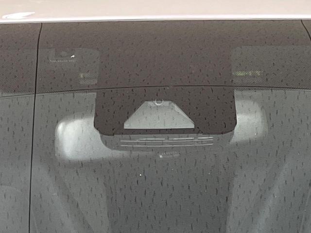 ヤリス X 4WD 純正ナビ バックカメラ 寒冷地仕様 トヨタセーフティセンス レーダークルーズ 禁煙車 スマートキー ETC オートハイビーム オートライト Bluetooth再生 車線逸脱警報(6枚目)