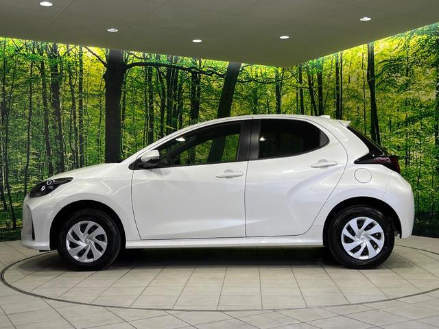 ヤリス X 4WD 純正ナビ バックカメラ 寒冷地仕様 トヨタセーフティセンス レーダークルーズ 禁煙車 スマートキー ETC オートハイビーム オートライト Bluetooth再生 車線逸脱警報(27枚目)