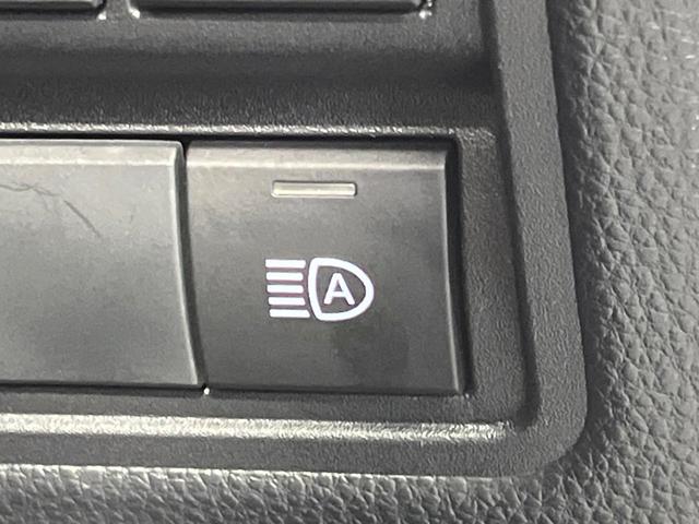 ヤリス X 4WD 純正ナビ バックカメラ 寒冷地仕様 トヨタセーフティセンス レーダークルーズ 禁煙車 スマートキー ETC オートハイビーム オートライト Bluetooth再生 車線逸脱警報(42枚目)